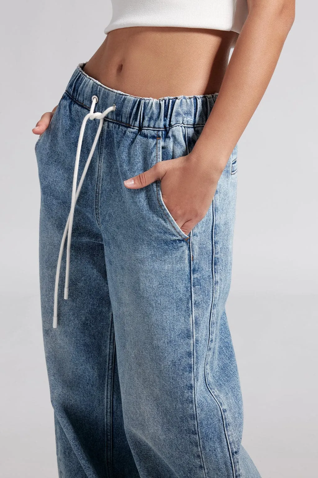 Straight-Leg Jeans With Elastic Waist